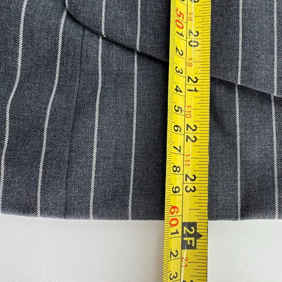 DARA LAMB Haute De Gamme Women's Pinstripe Gray Blazer Jacket Size Medium - Picture 11 of 11